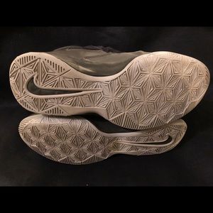 women's nike black high top sneakers